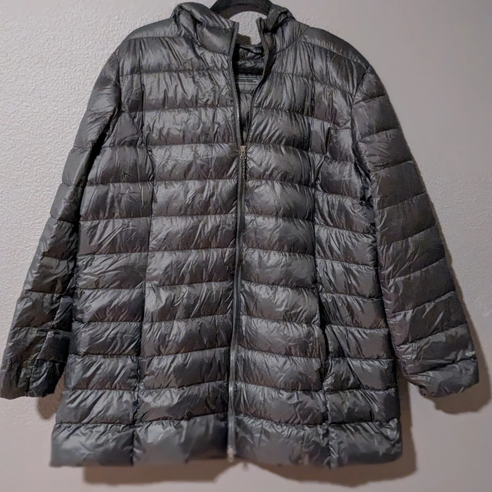 Eddie Bauer Women's Charcoal Puffer Jacket - Picture 1 of 3